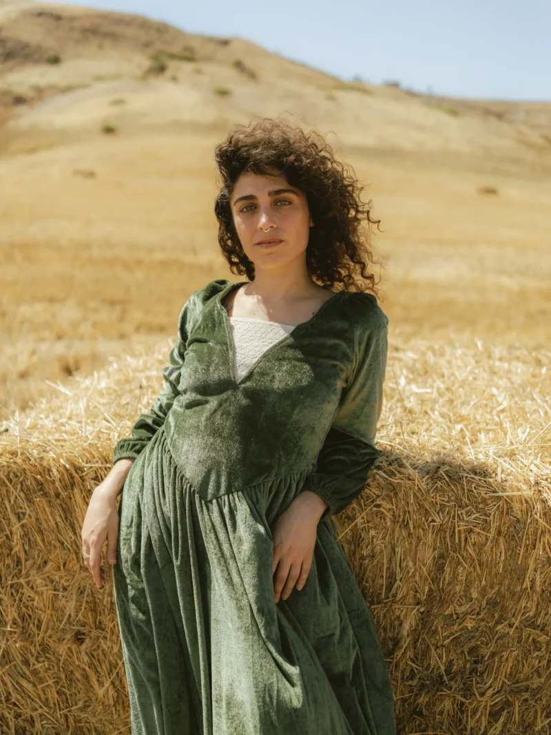שמלת קטיפה